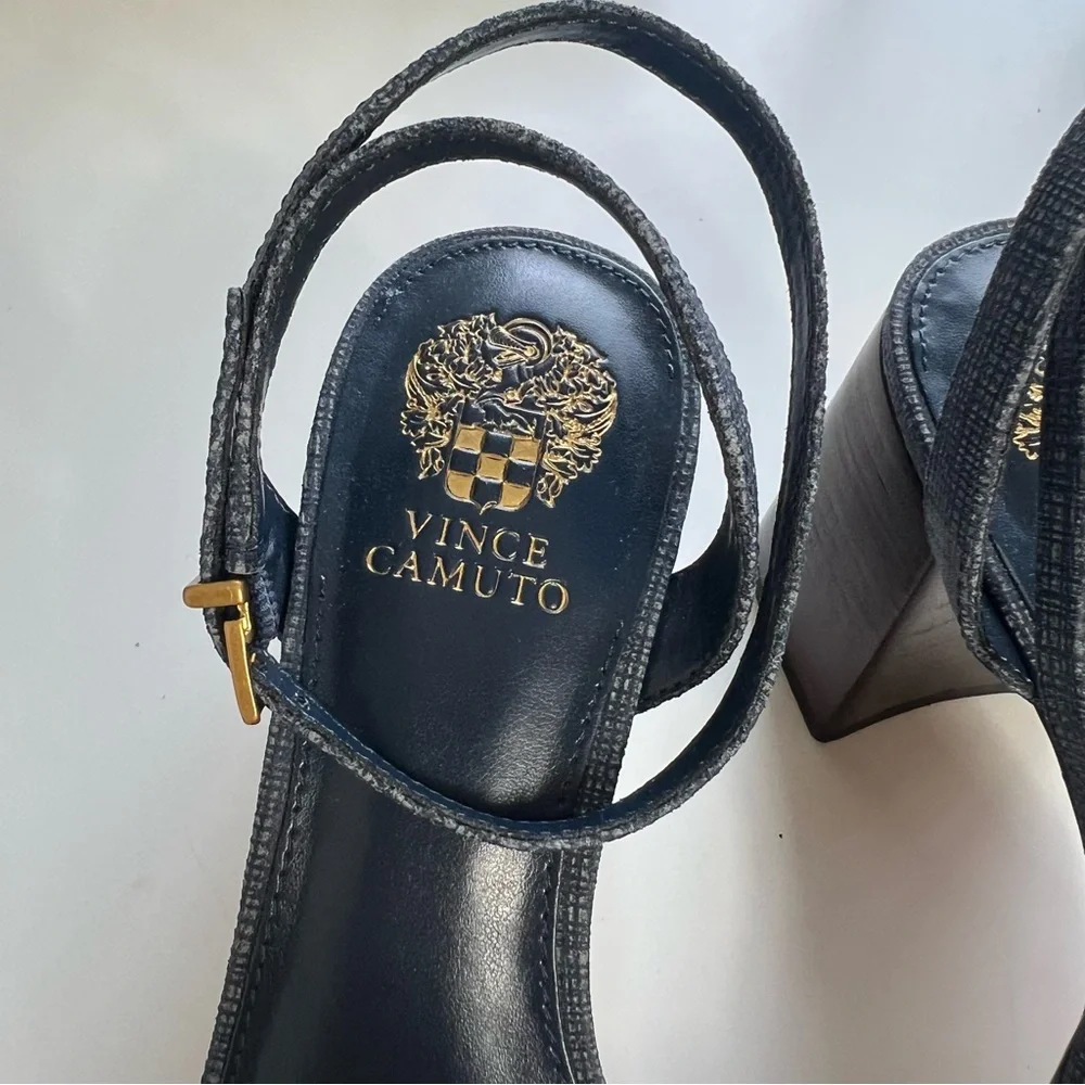 VINCE CAMUTO Pendreya Platform Sandals Blue Size 9M NWOT